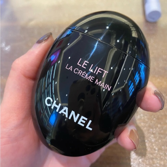 CHANEL Other - 🥚Chanel LE LIFT LA CRÈME MAIN Hand cream